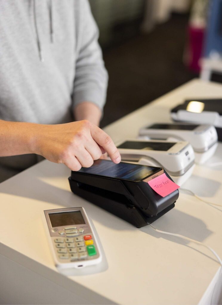 Terminaux de paiement AVEM - partenaire LOCAM